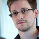 Э. Сноуден представил защитный чехол для iPhone