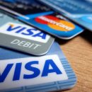В Сбербанке назвали сроки отказа граждан РФ от платежных карт
