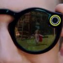 Snapchat анонсировал очки со встроенной камерой