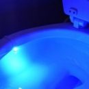 Последний писк моды в сантехнике: подсветка Illumibowl AntiGerm уничтожает микробов в туалете