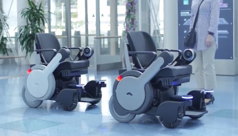 В аэропортах появляются самоуправляемые инвалидные коляски
