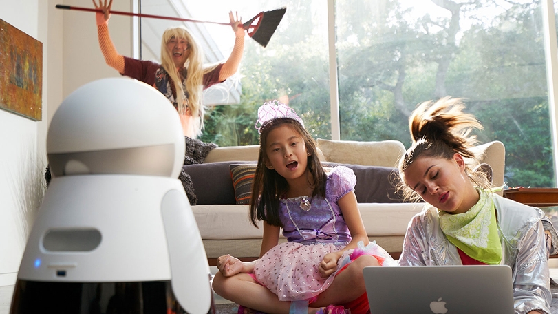 Домашний робот Kuri может записывать замечательные моменты в жизни вашей семьи