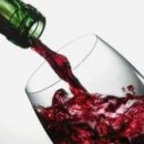 Еженедельная порция красного вина может увеличить шансы женщины на беременность
