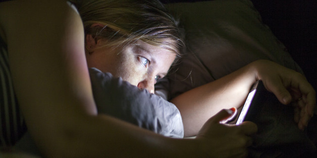 Смартфоны лишают подростков полноценного сна