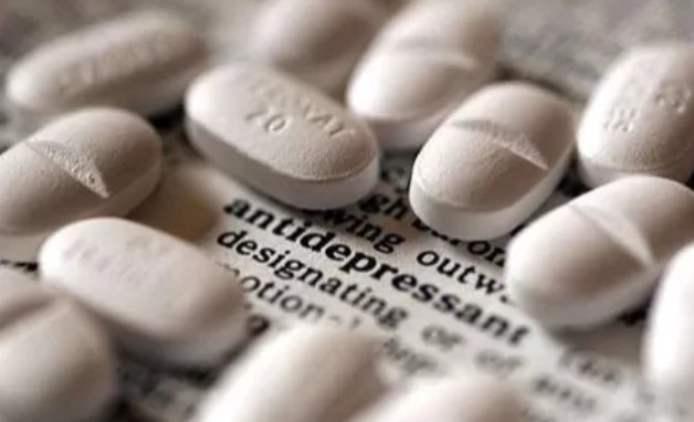 Длительное употребление антидепрессантов повышает риск развития слабоумия