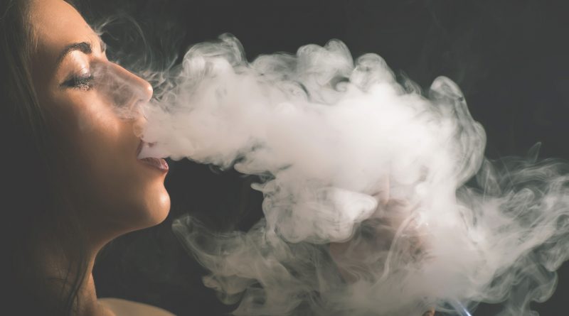 Большую часть табачного дыма молодые курильщики получают через кальян