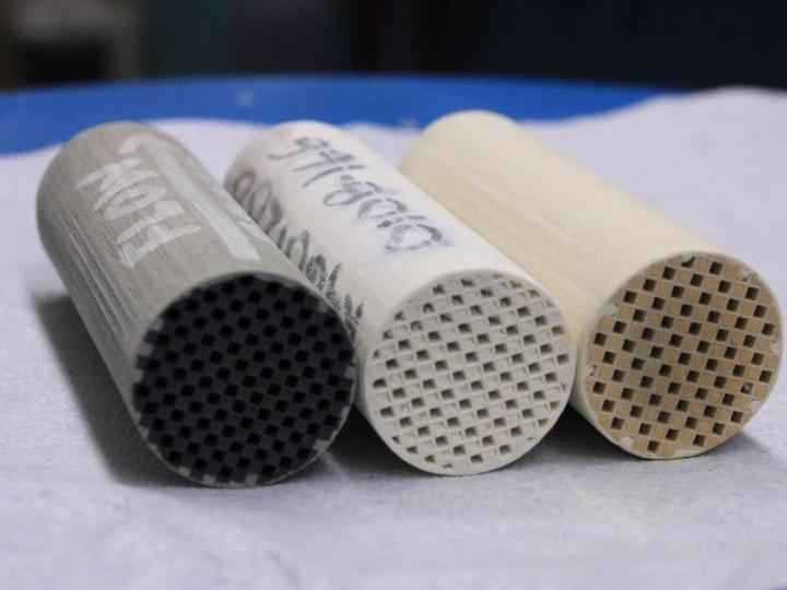 Инженеры с помощью декоративных факелов разработали новые фильтры для дизельных двигателей