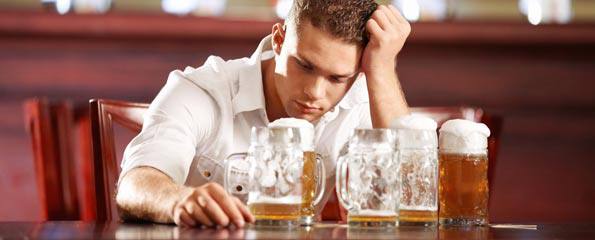 Чрезмерная выпивка в молодом возрасте может привести к инсульту и другим сердечным заболеваниям
