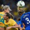 Чем игра в футбол опасна для женщин