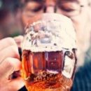 Осознание людьми риска потерять уважение окружающих — лучшее средство борьбы с пьянством среди людей среднего возраста