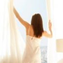 Для здоровья полезно держать окна чистыми и днём раздвигать шторы