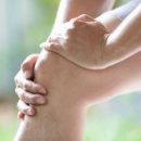 Массаж помогает облегчить боль при артрите и улучшает подвижность суставов