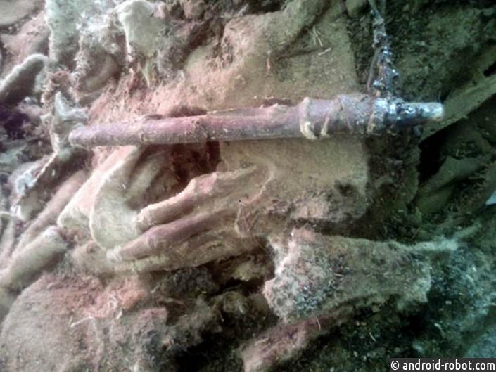 Археологи обнаружили 1500-летнюю мумию, обутую в кроссовки