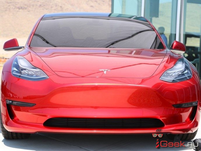 Tesla продемонстрировала «живую» Model 3
