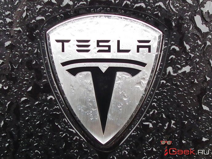 Tesla планирует выпуск беспилотных автобусов и грузовиков
