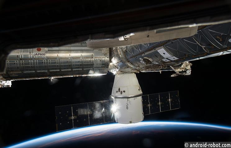 Первая ступень ракеты Falcon 9 сделала успешную посадку на космодроме Первая ступень ракеты Falcon 9 сделала успешную посадку на космодроме