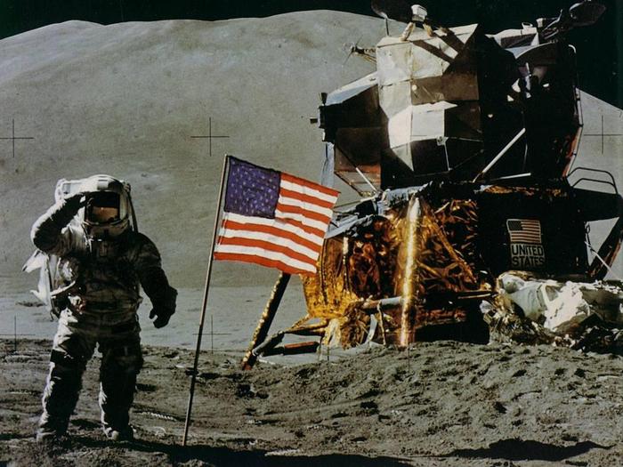 Власти США разрешили 1-ый в истории личный полет на Луну