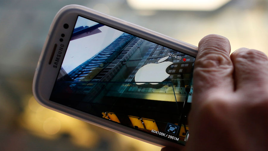 Samsung обошел по популярности Apple в Северной Америке