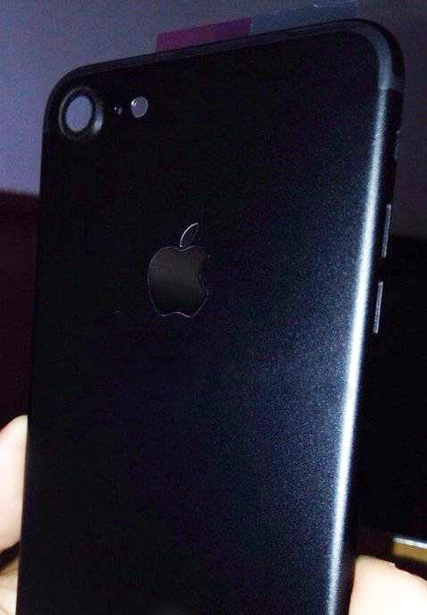 Фото iPhone 7 в цвете Space Black попали в Сеть Фото iPhone 7 в цвете Space Black попали в Сеть