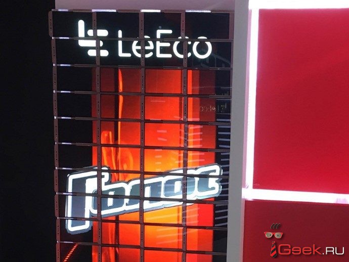Декорации шоу «Голос» включали видеостену из смартфонов LeEco Декорации шоу «Голос» включали видеостену из смартфонов LeEco