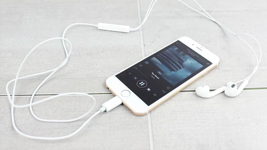 Пользователи начали жаловаться на работу EarPods с iPhone 7 Пользователи начали жаловаться на работу EarPods с iPhone 7