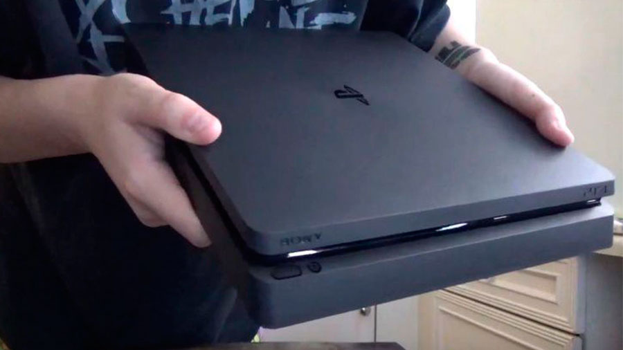 Новая PlayStation 4 Slim засветилась в Великобритании