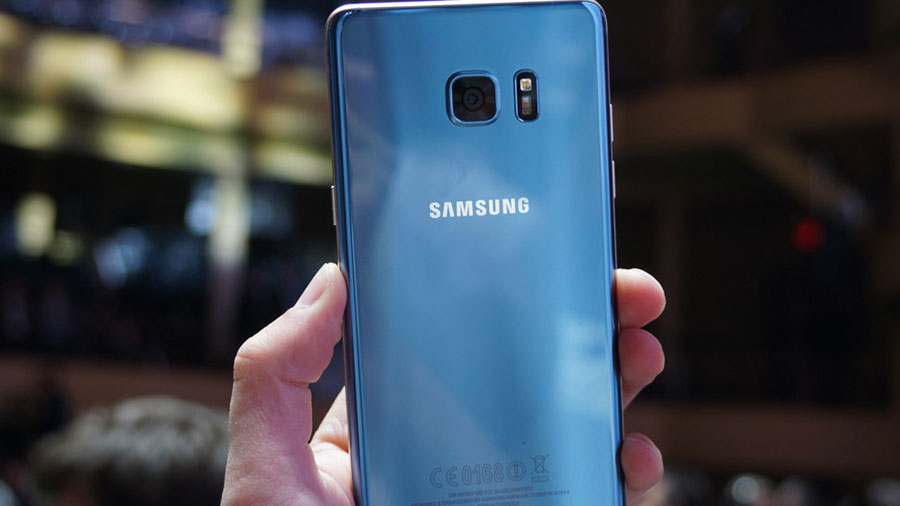 Samsung представила Galaxy S7 edge Blue Coral