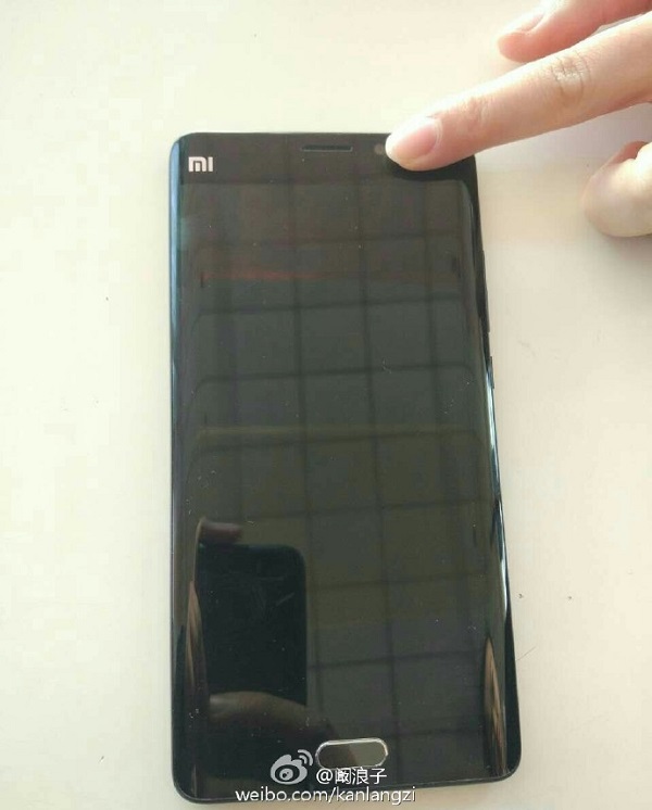 Xiaomi Mi Note 2 попал в объектив фотокамеры Xiaomi Mi Note 2 попал в объектив фотокамеры