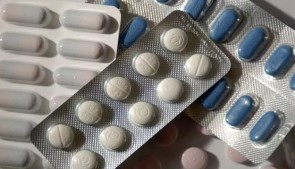 Рост устойчивости бактерий к обычным антибиотикам привёл резкому увеличению назначений врачами «лекарств последней надежды» Рост устойчивости бактерий к обычным антибиотикам привёл резкому увеличению назначений врачами «лекарств последней надежды»