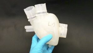 Напечатанное на 3D принтере силиконовое сердце бьётся как настоящее