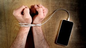 Зависимость от смартфонов изменяет химию мозга