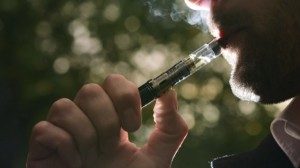 Вейпинг в пожилом возрасте грозит смертельной опасностью