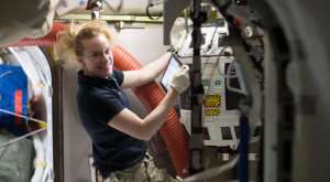 Новый способ получения в невесомости кислорода из воды найдёт применение в длительных космических полётах
