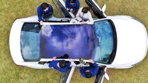 Совсем скоро в продаже появятся автомобили со встроенной на крыше панелью солнечной батареи Совсем скоро в продаже появятся автомобили со встроенной на крыше панелью солнечной батареи
