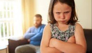 Родителям рекомендуется не спешить заставлять своего ребёнка извиняться за провинности