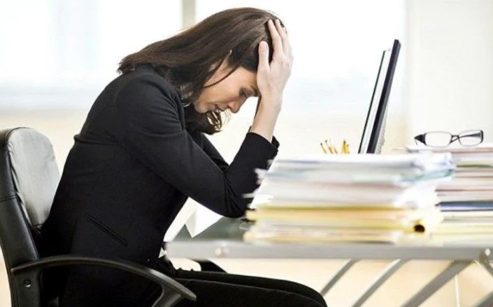 Сверхурочная работа вызывает депрессию у женщин, но не сказывается на мужчинах