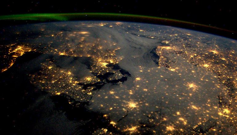 Возможно, что численность населения планеты в будущем стабилизируется, а потом начнет сокращаться Возможно, что численность населения планеты в будущем стабилизируется, а потом начнет сокращаться