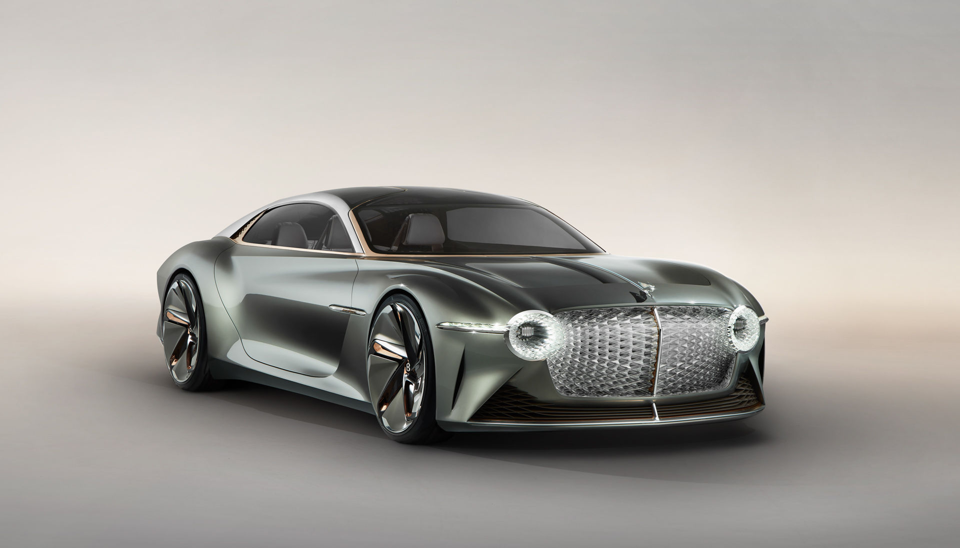 Bentley представил образец автомобиля, оснащённого «дворецким» с ИИ Bentley представил образец автомобиля, оснащённого «дворецким» с ИИ